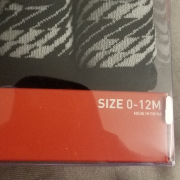 SOLD‼Puma 4 pair infant Booties size 0-12m - Picture 5 of 6